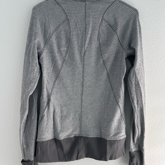 Lululemon Think Fast Pullover Jacket Women's 8 Gray Striped Athleisure Workout - Picture 4 of 6